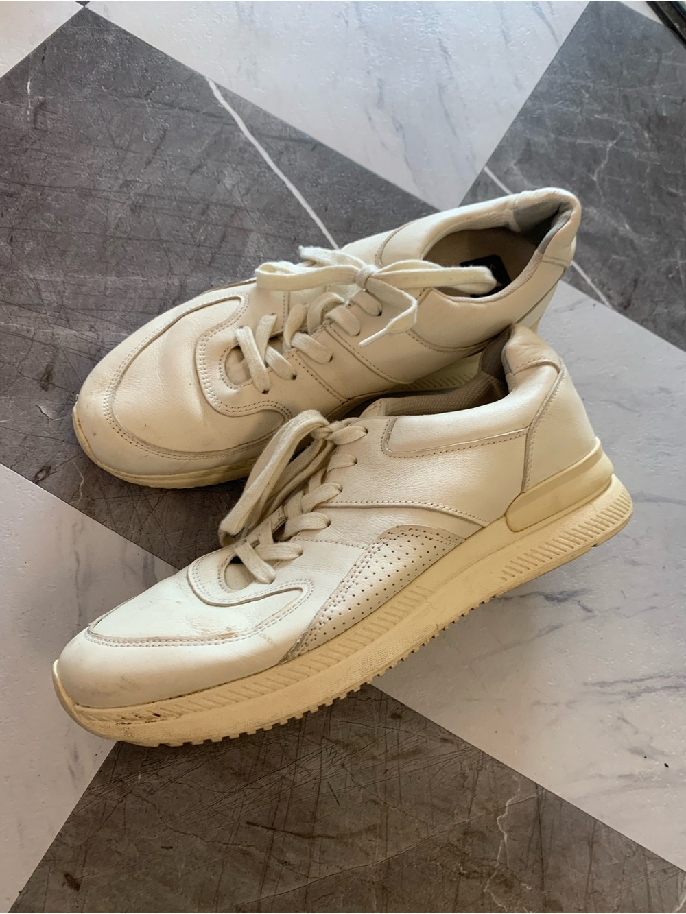 Veja Men's Off-White Leather Sneakers